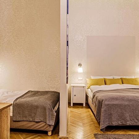 The Cream Bed and Breakfast Budapest Exteriör bild