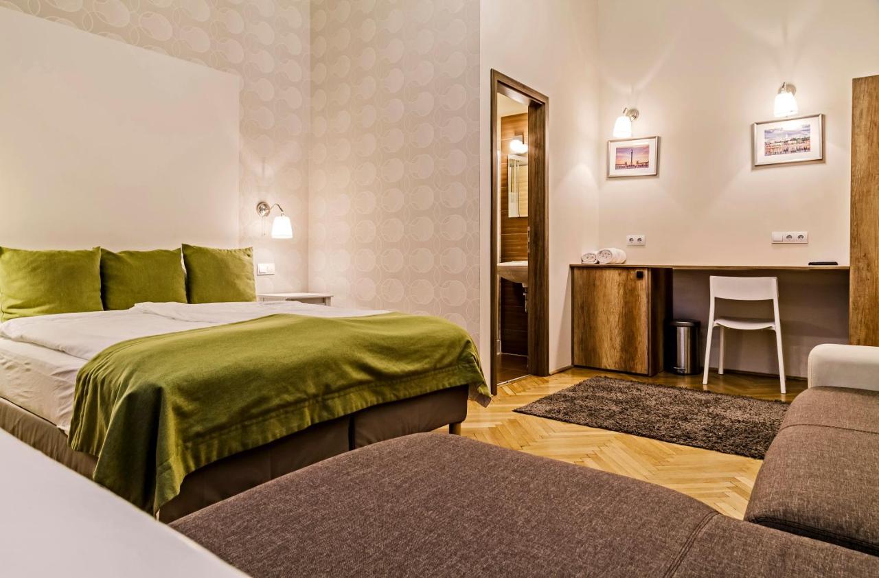 The Cream Bed and Breakfast Budapest Exteriör bild